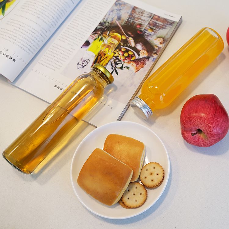 5 Advantages of Choosing Recycled Glass Bottles and Jars